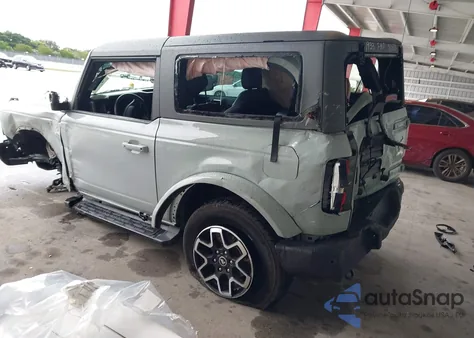 2023 Ford Bronco Outer Banks z USA, uszkodzony, nr VIN 1FMDE5AH9PLB81933